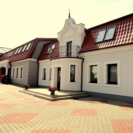 Hotel Wielkopolanka Шрода Великополска Екстериор снимка