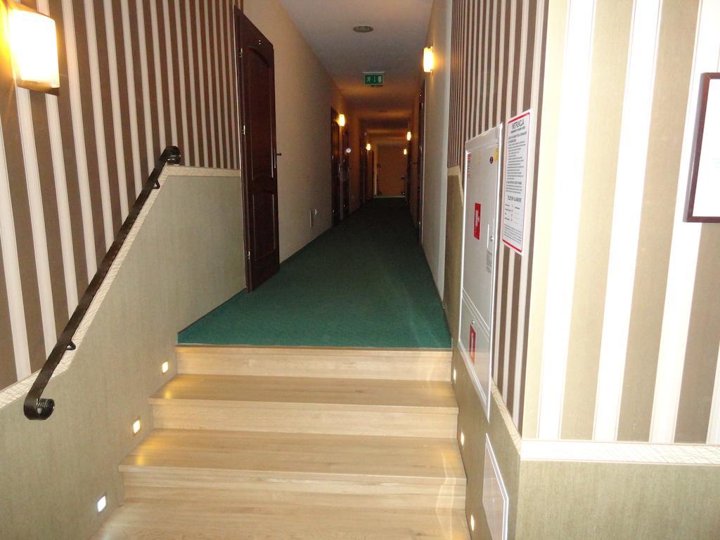 Hotel Wielkopolanka Шрода Великополска Екстериор снимка